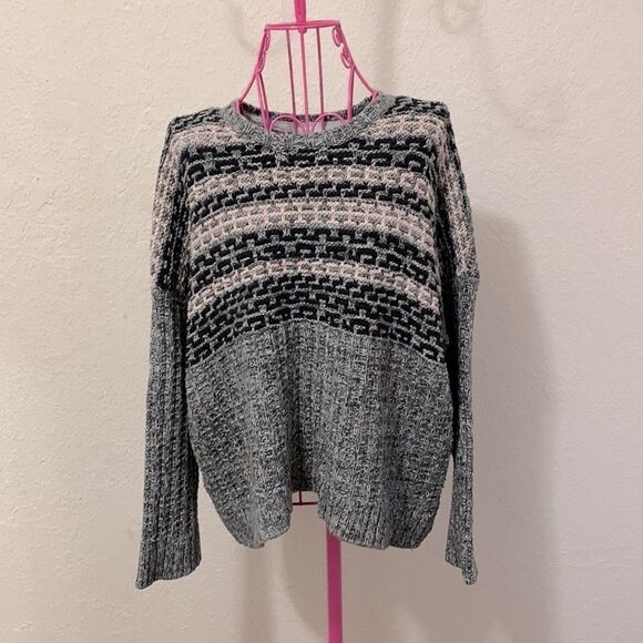 Victoria’s Secret sweater size Small - Picture 3 of 16